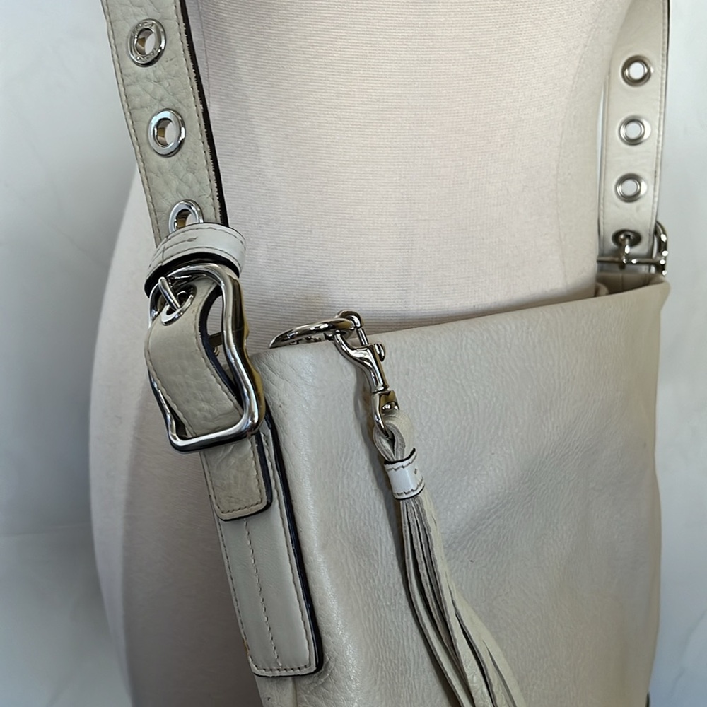 Coach 1428 Off White Pebbled Leather shoulder/Cross Body Bag adjustable strap - Picture 8 of 17